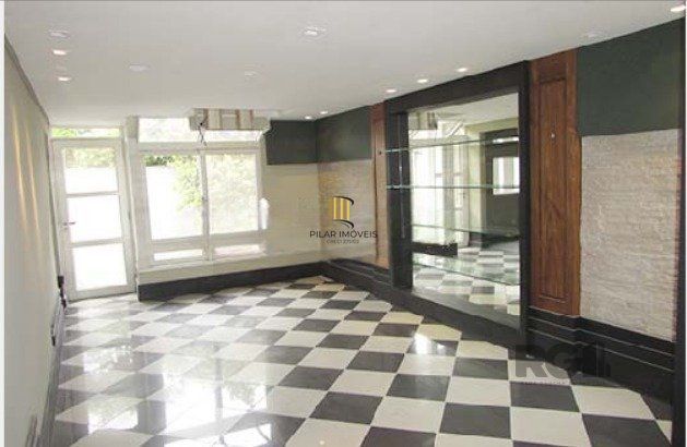 PRÉDIO A VENDA na rua Cairu, Navegantes Porto Alegre RS com aproximadamente 430m², com 2 pavimentos,  espaço de estacionamento para 8 veiculos,