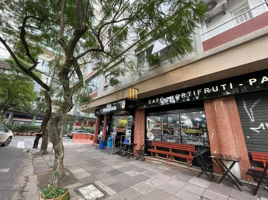 VENDA apartamento de 3 dormitórios, no bairro Moinhos de Vento, com 158 m² de área privativa