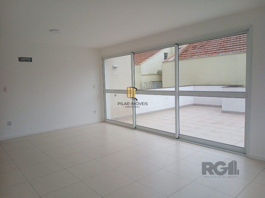 Apartamento garden com 2 suítes, lavado, área de serviço. um pátio enorme muito ensolarado.com 123,34m² de área privativa, 2 vagas