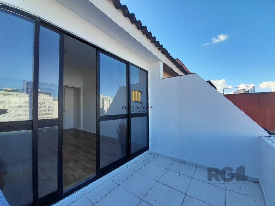 Sala duplex, 67,5m² privativos, boa orientação solar, fundos para a Protásio Alves