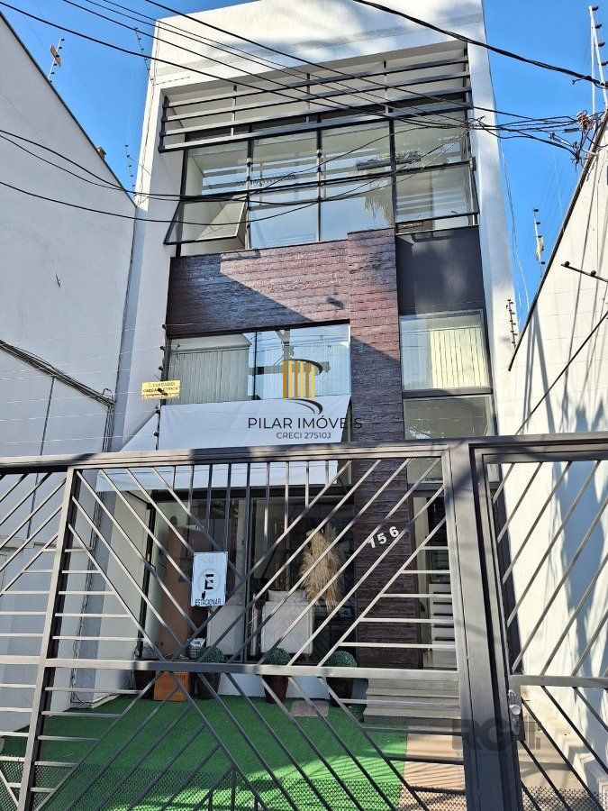 Casa Comercial 3 dormitórios no bairro Menino Deus