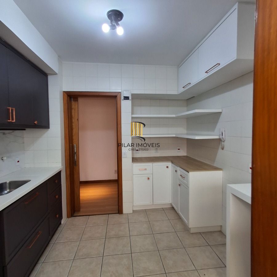 VENDA apartamento de 3 dormitórios, no bairro Moinhos de Vento, com 158 m² de área privativa