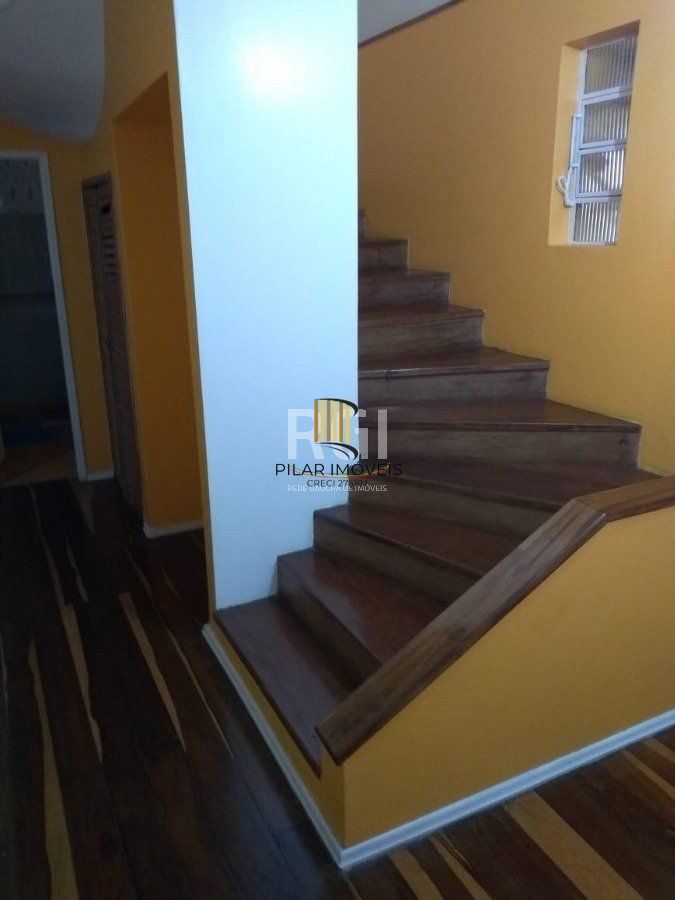 Casa 3 dormitórios no bairro Jardim do Salso