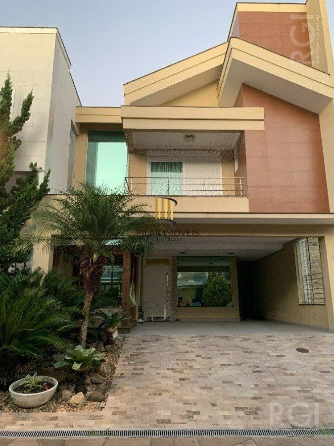 CASA 4 SUITES CONDOMÍNIO FECHADO