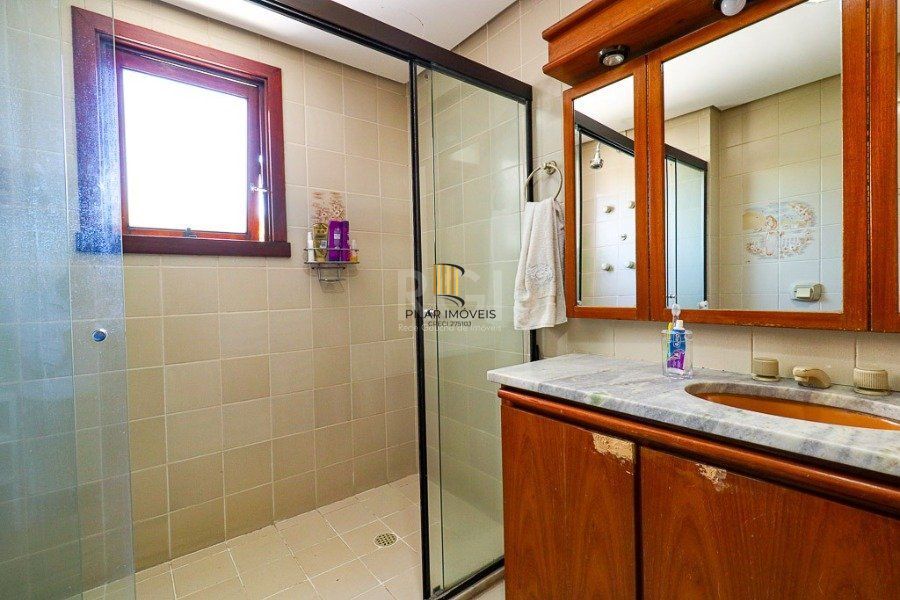 Apartamento para Venda - 172.8m², 3 dormitórios, sendo 1 suites, 1 vaga - Menino Deus
