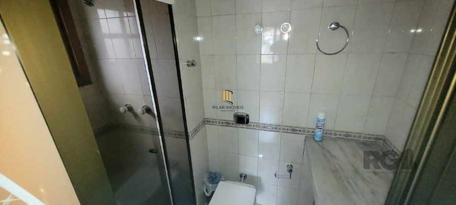 Apartamento de 2 dormitórios grande com suite, sacada fechada com churrasqueira, elevador, garagem, no Bairro São João / Higienópolis