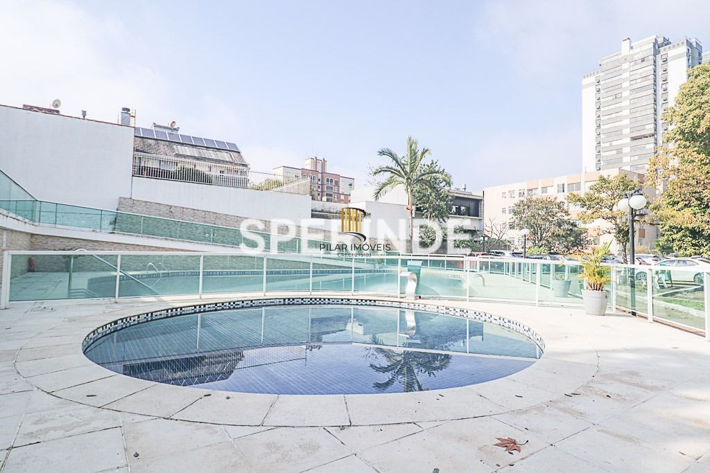 Ótimo apartamento de 02 dormitórios, área de serviço com banheiro auxiliar e 01 vaga de garagem no bairro Boa Vista