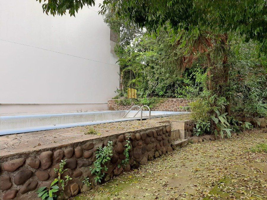 Excelente terreno na Honório Silveira Dias com 11,00 de frente, no meio aumenta para 13,40 m e 58,00 Próximo Zaffari Higienópolis