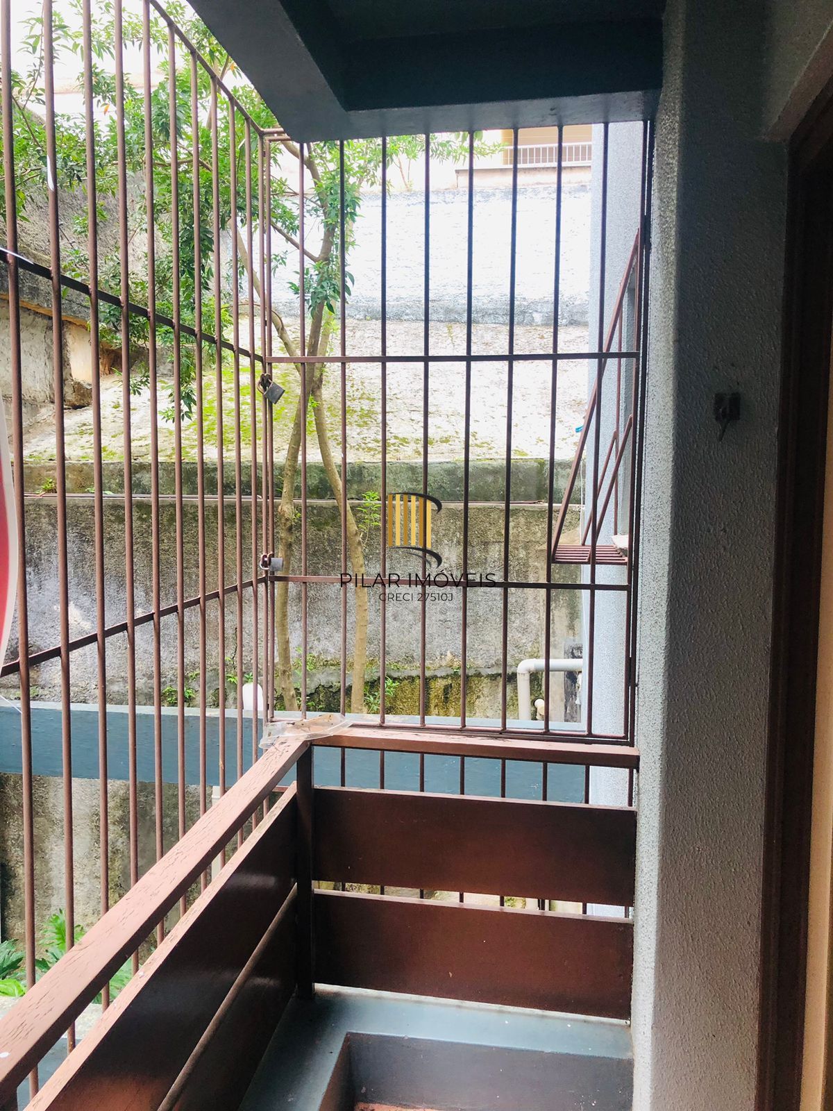Apto. 59,82 m2 02 dorms. com sacadas, a.serv. amplo living, na Lucas de Oliveira, Petrop.