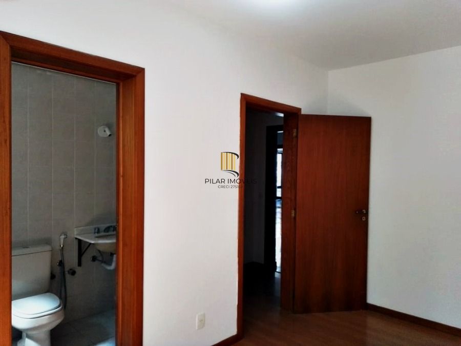 Excelente apartamento de 2 dormitórios, no bairro Moinhos de Vento, com 105 m² de área privativa, 2 suítes