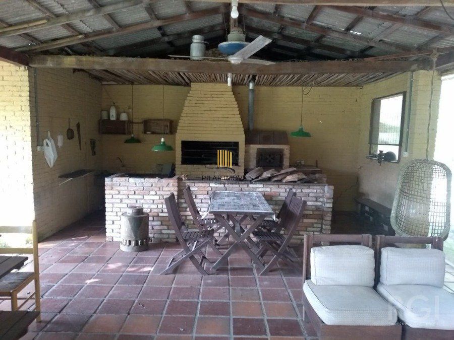 Sítio para Venda - 350m², 3 dormitórios, sendo 1 suites, 7 vagas - Águas Claras