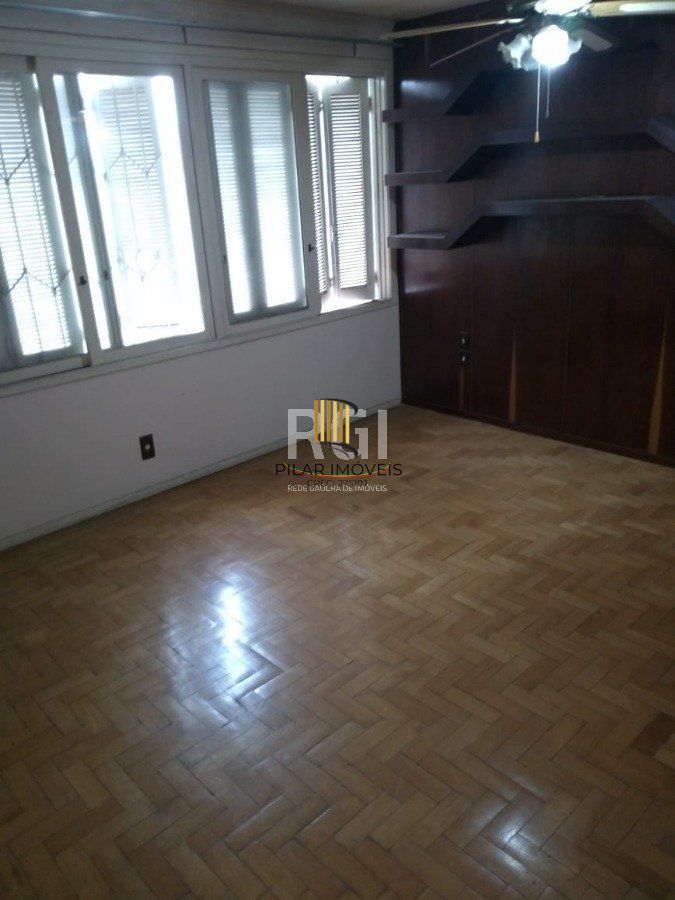 Casa 3 dormitórios no bairro Jardim do Salso