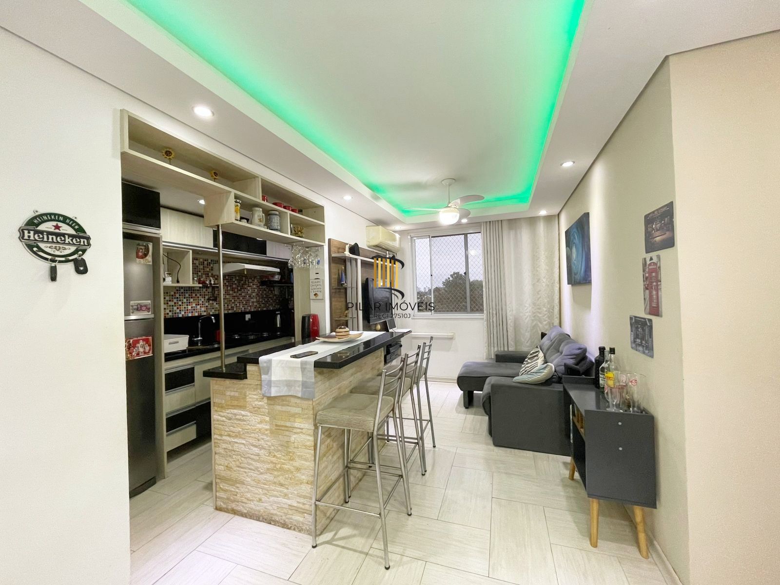 Excelente apartamento de 48,51m² com 2 dormitórios todo mobiliado, 1 banheiro com armário e vaga