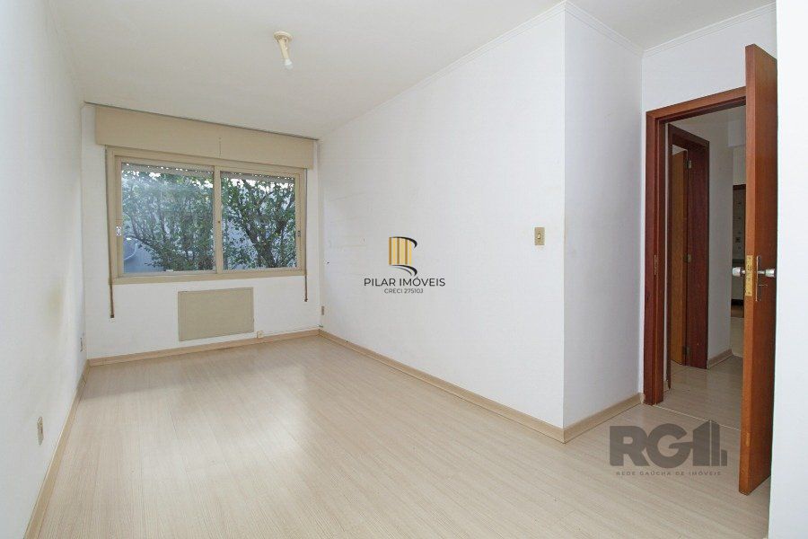 Apartamento a venda de 2 dormitórios na Rua Santa Cecilia Porto Alegre