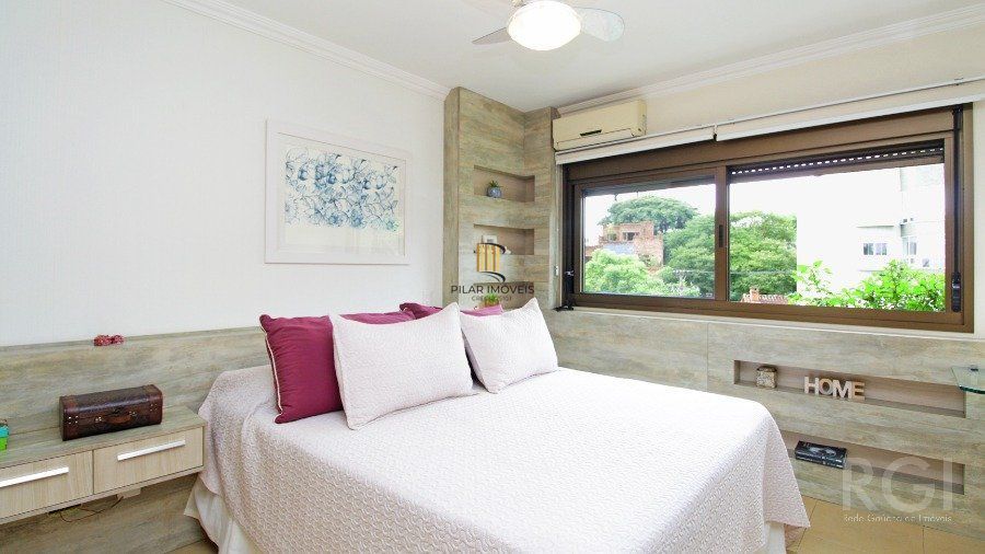 Apartamento para Venda  -  2 dormitórios,  1 suite,  andar alto,  LAREIRA, CHURRASQUEIRA 2 vagas - Petrópolis