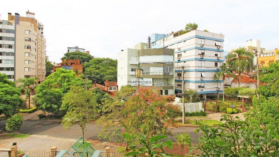 Apartamento para Venda  -  2 dormitórios,  1 suite,  andar alto,  LAREIRA, CHURRASQUEIRA 2 vagas - Petrópolis