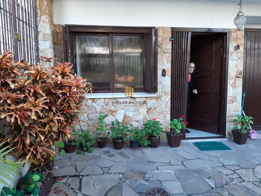 Casa para Venda - 136.6m², 4 dormitórios, 2 vagas - Rio Branco