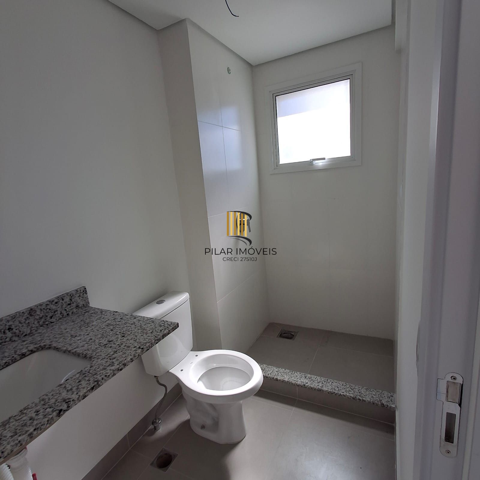 Apartamento para Venda - 69.96m², 2 dormitórios, sendo 2 suites, 1 vaga - Moinhos de Vento