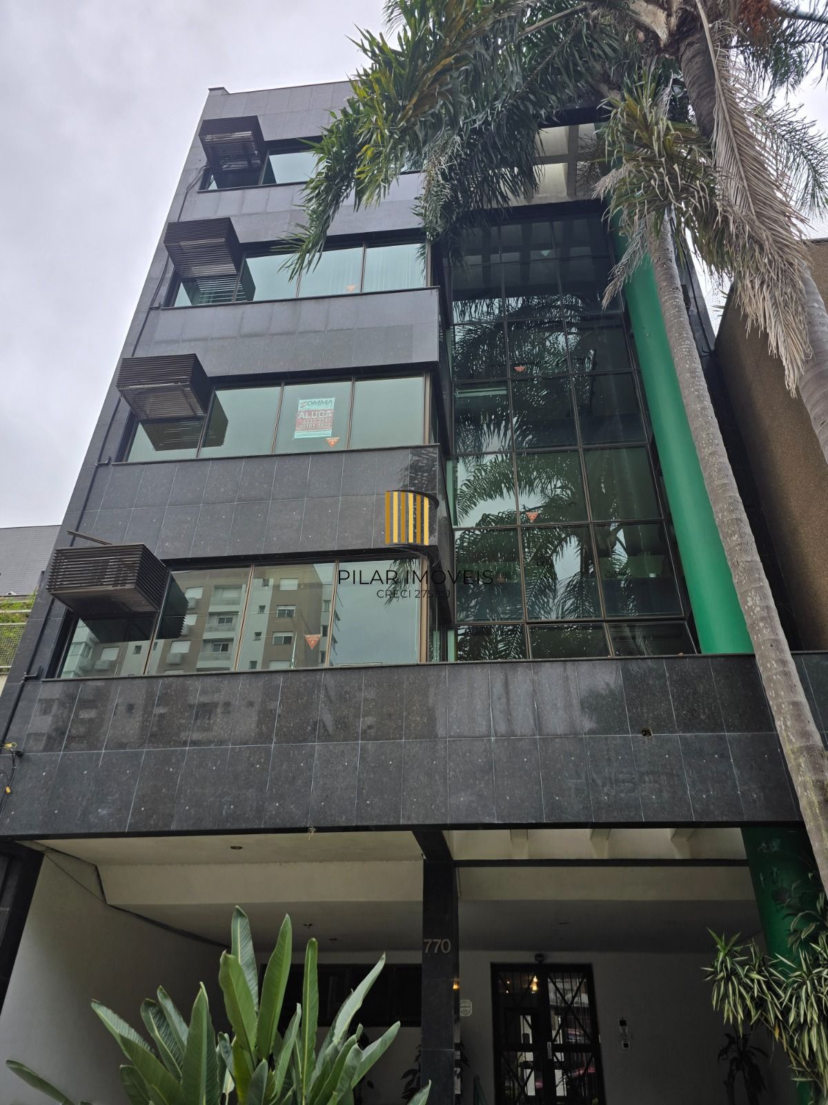 Conj/sala coml.48,09 m2 priv.rua Fabricio Pilar,Mont'Serrat.R$162 mil - Pilar Imóveis