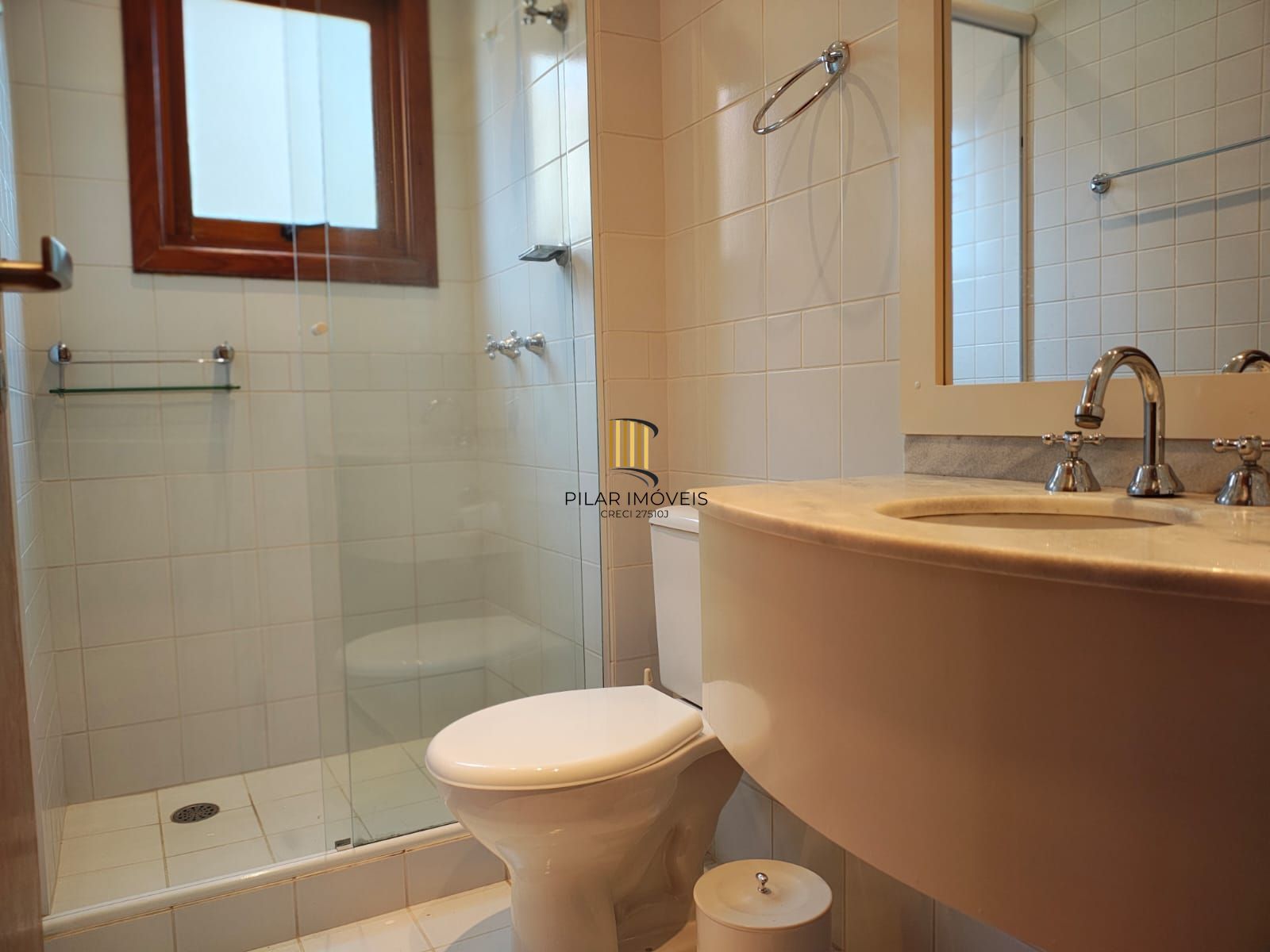 Apartamento Av Guaporé, 2 dormitórios, 2 vagas, churrasqueira