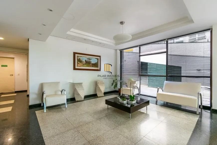 VENDA apartamento de 3 dormitórios, no bairro Moinhos de Vento, com 158 m² de área privativa