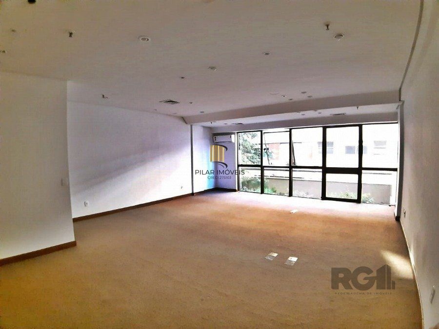 SALA COMERCIAL COM 57,60 M2 NA CARLOS GOMES