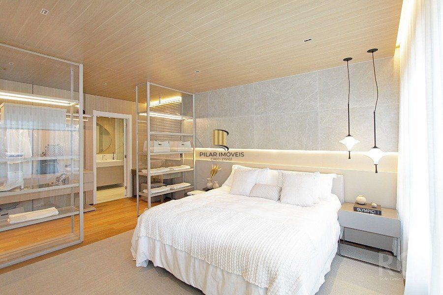 Apartamento para Venda - 230m², 3 dormitórios, sendo 3 suites, 3 vagas - Petrópolis