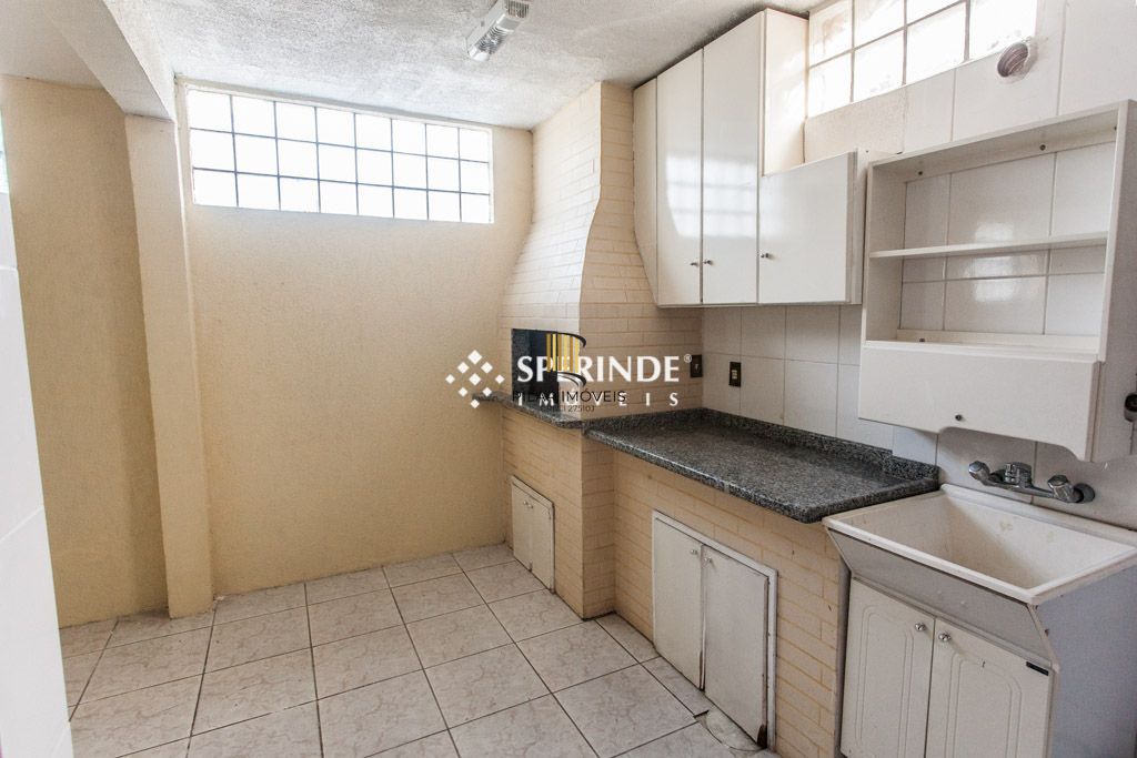 Excelente casa , com 126m2 de área privativa no Bairro Vila Floresta
