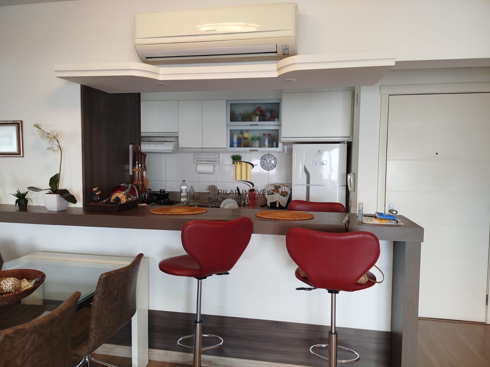 Apartamento Venda  03 dormitórios, transformado em 2 com living extendido.