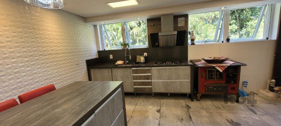 Venda Casa maravilhosa em terreno de 8.125m² com acesso ao Rio Guaiba,  na Estrada Retiro da Ponta Grossa - Porto Alegre