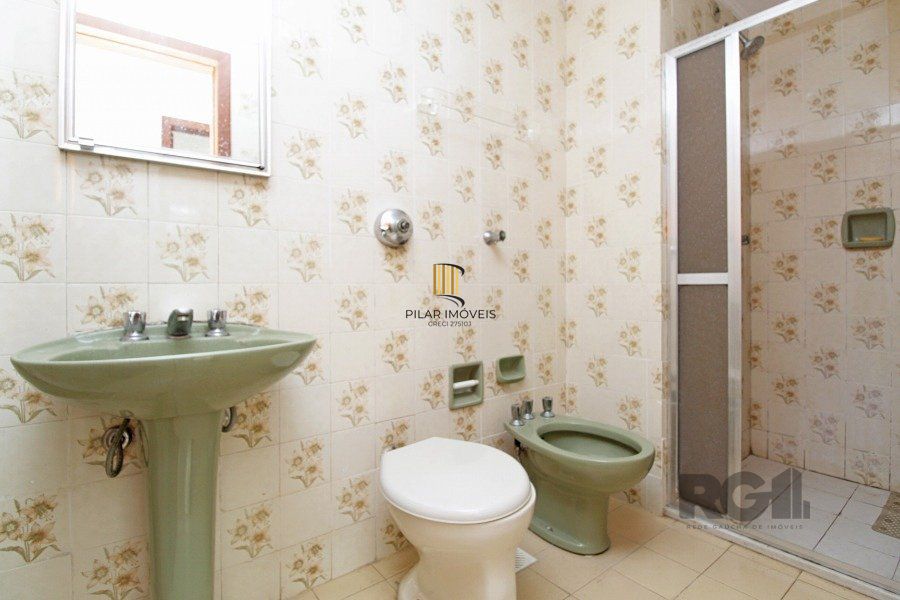 Apartamento a venda de 2 dormitórios na Rua Santa Cecilia Porto Alegre