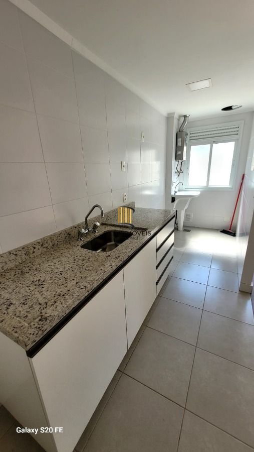 Apartamento de 1 quarto,  currasqueira, suíte e uma vaga de garagem no bairro Santa Cecilia  junto ao Bom Fim em Porto Alegre.