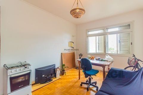 Ampla apartamento 3 dormitorios,living 2 ambientes na Cidade Baixa, com 2 garagem,