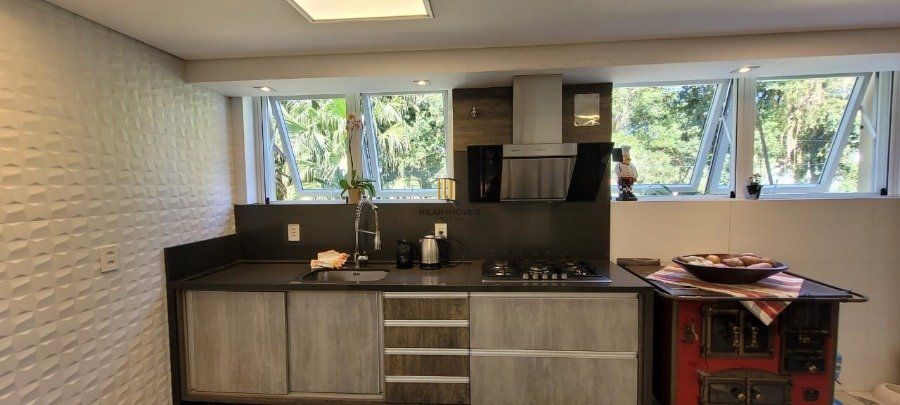 Venda Casa maravilhosa em terreno de 8.125m² com acesso ao Rio Guaiba,  na Estrada Retiro da Ponta Grossa - Porto Alegre