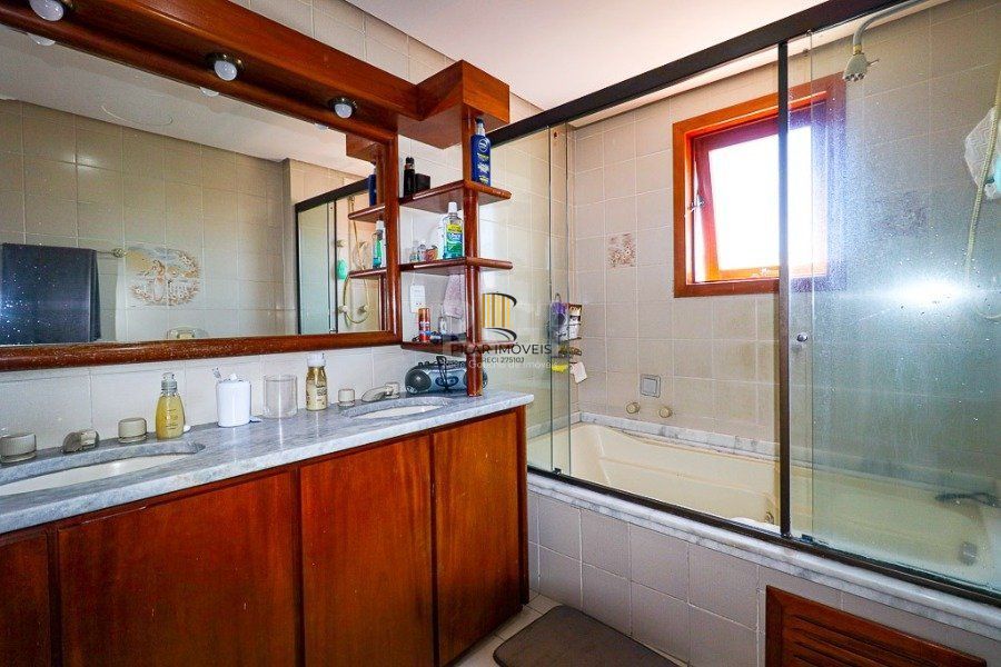 Apartamento para Venda - 172.8m², 3 dormitórios, sendo 1 suites, 1 vaga - Menino Deus