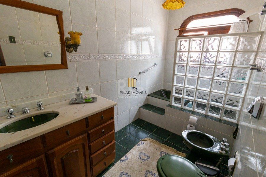 Casa para Venda - 500m², 4 dormitórios, sendo 1 suites, 5 vagas - Boa Vista