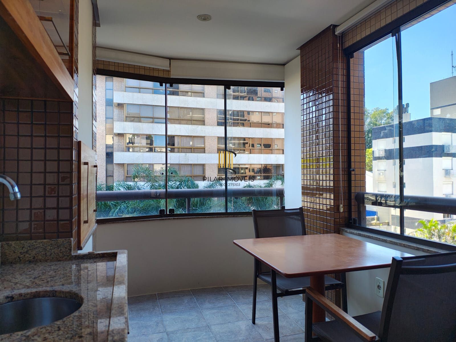 Apartamento Av Guaporé, 2 dormitórios, 2 vagas, churrasqueira