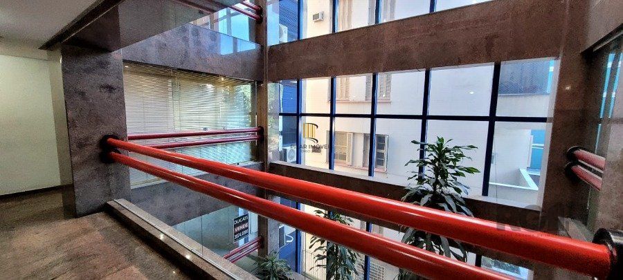 SALA AMPLA COM 73M² PRIVATIVOS, CENTRO PORTO ALEGRE, GARAGEM, ELEVADOR