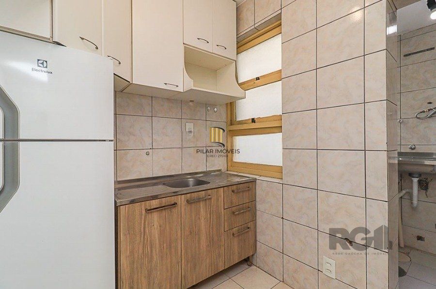 Apartamento de 2 Dormitórios no bairro Auxiliadora, próximo a Plínio Brasil Milano ,  com 1 vaga,
