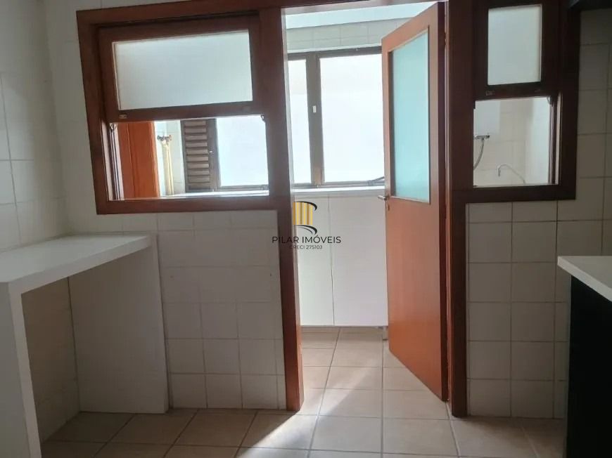 VENDA apartamento de 3 dormitórios, no bairro Moinhos de Vento, com 158 m² de área privativa