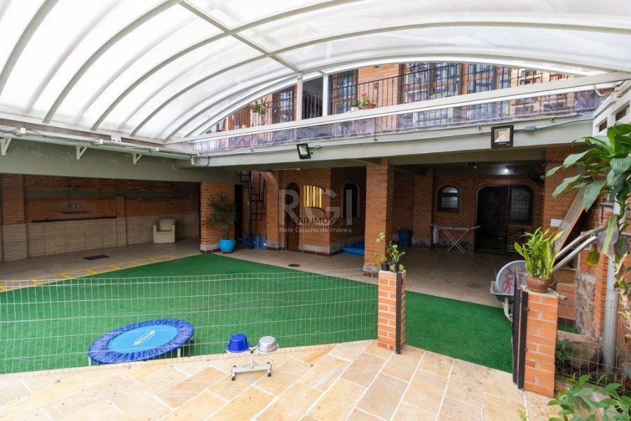 Casa para Venda - 500m², 4 dormitórios, sendo 1 suites, 5 vagas - Boa Vista