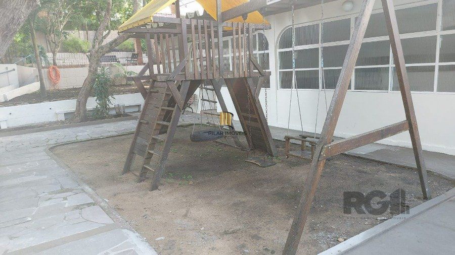 Apartamento a venda de 2 dormitórios na Rua Santa Cecilia Porto Alegre