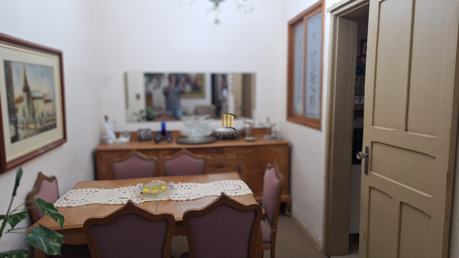 **Apartamento Mobiliado de 3 Quartos à Venda em Porto Alegre, Rio Grande do Sul**