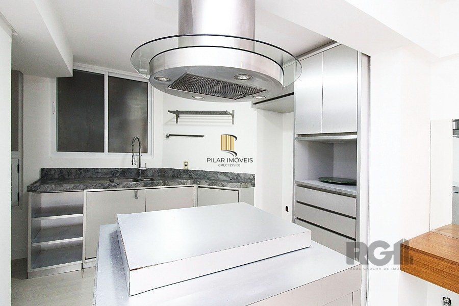 Venda Apartamento 3 quartos,  no bairro Moinhos de Vento com 2 banheiros, 1 lavabo, sem garagem