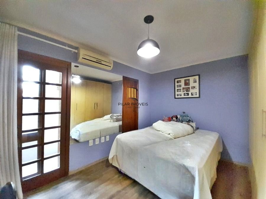 Casa 5 dormitórios no bairro Vila Nova