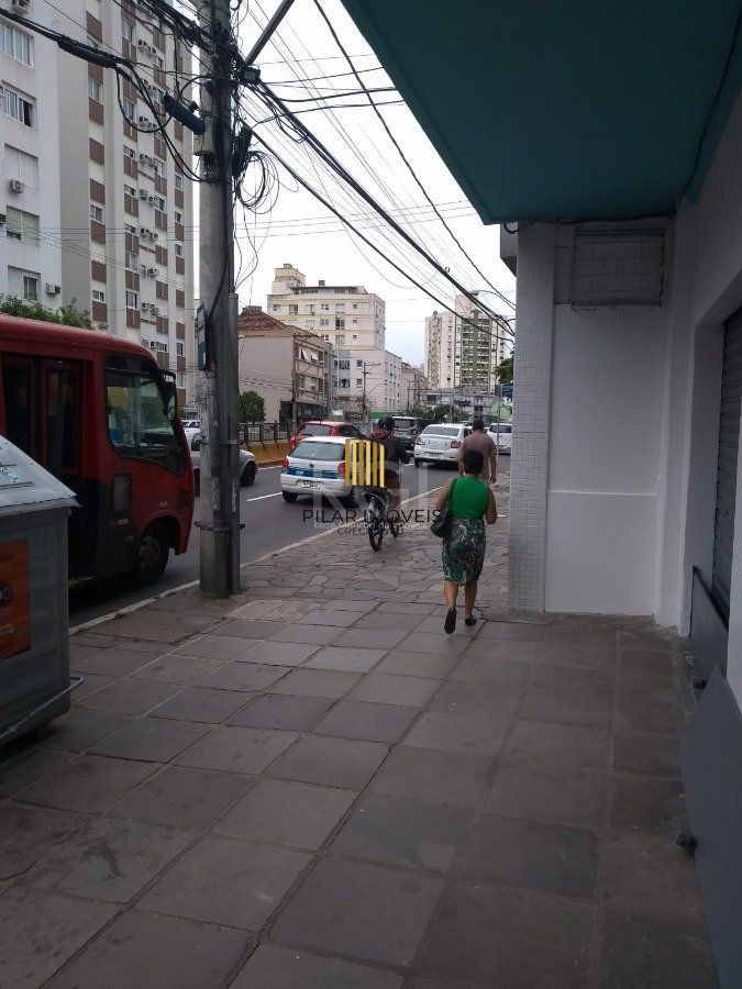 Loja para Venda - 70m², 0 dormitórios, Petrópolis