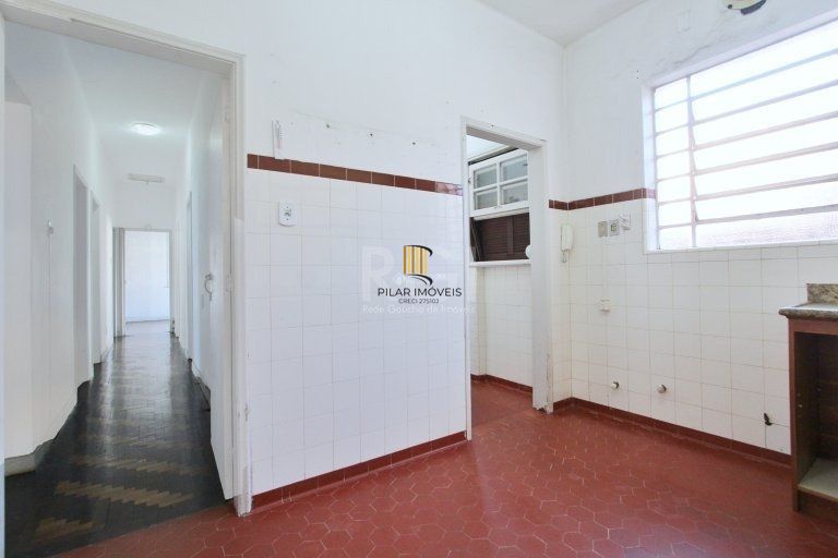 Casa para Venda - 200m², 4 dormitórios, 4 vagas - Medianeira