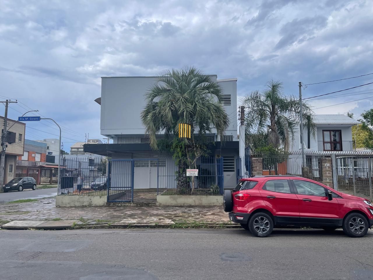 Prédio comercial com várias salas Lotadas nas e depósito/ Garagem, ótimo para Academias,