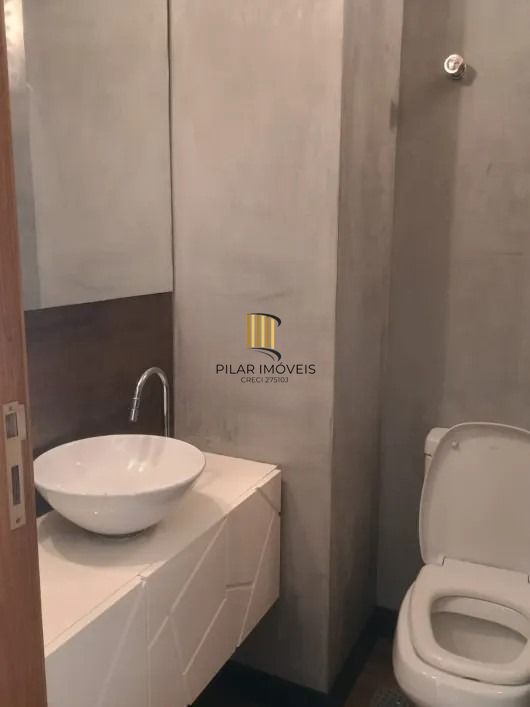 VENDA apartamento de 3 dormitórios, no bairro Moinhos de Vento, com 158 m² de área privativa