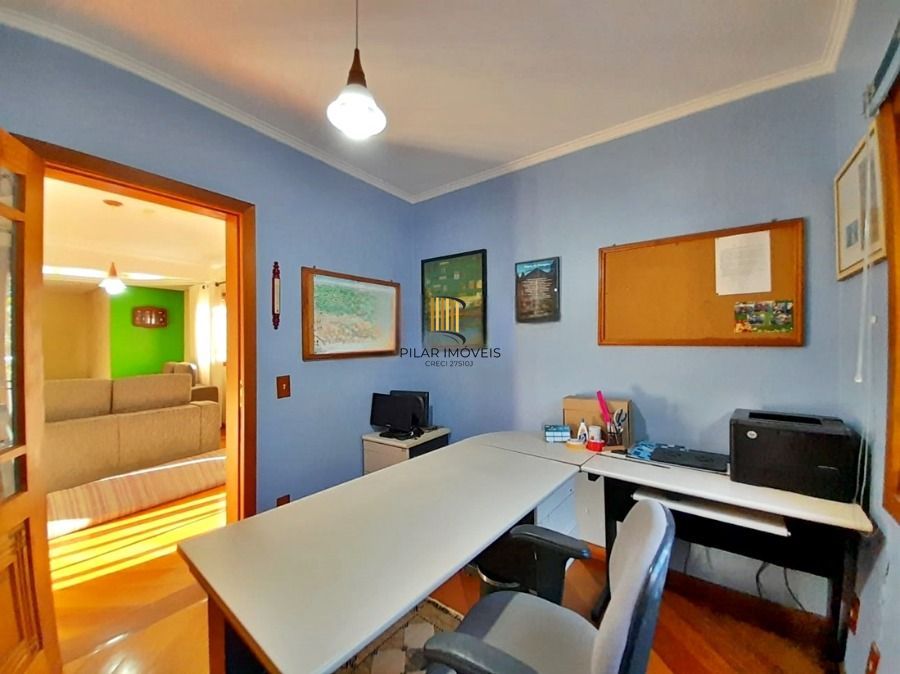 Casa 5 dormitórios no bairro Vila Nova